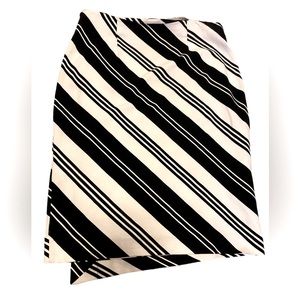 Chico’s black and white skirt. Size 0.5